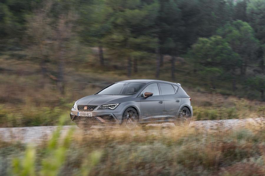  Seat Leon Cupra R (5F) 2017 года  (WW) (фото 18 из 40)